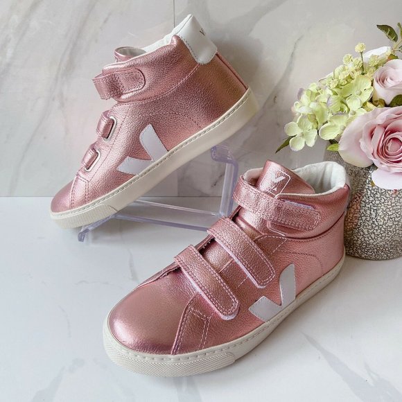 veja metallic pink